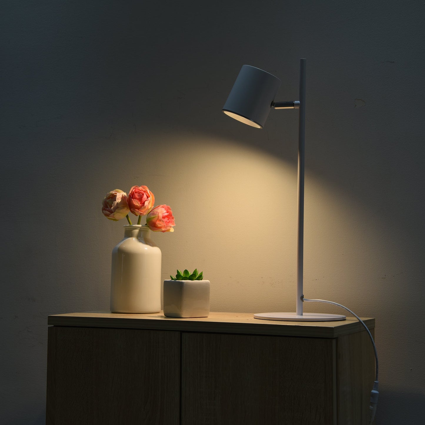 DAC® MP-324 Metal LED Desk Lamp with 340° Rotating Head, White