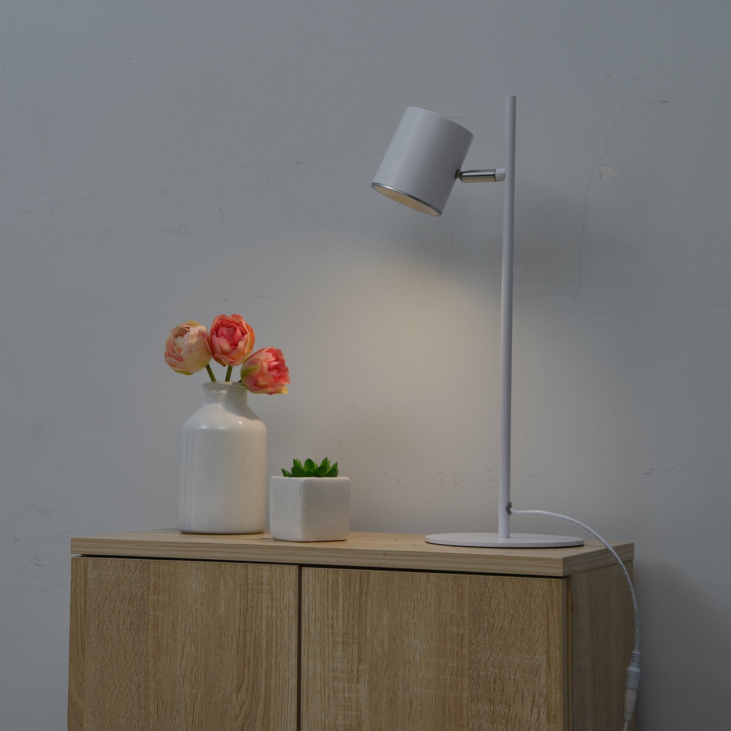 DAC® MP-324 Metal LED Desk Lamp with 340° Rotating Head, White